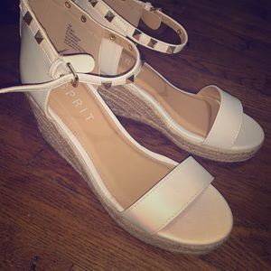 Espirt wedges white and tan size 7 never worn